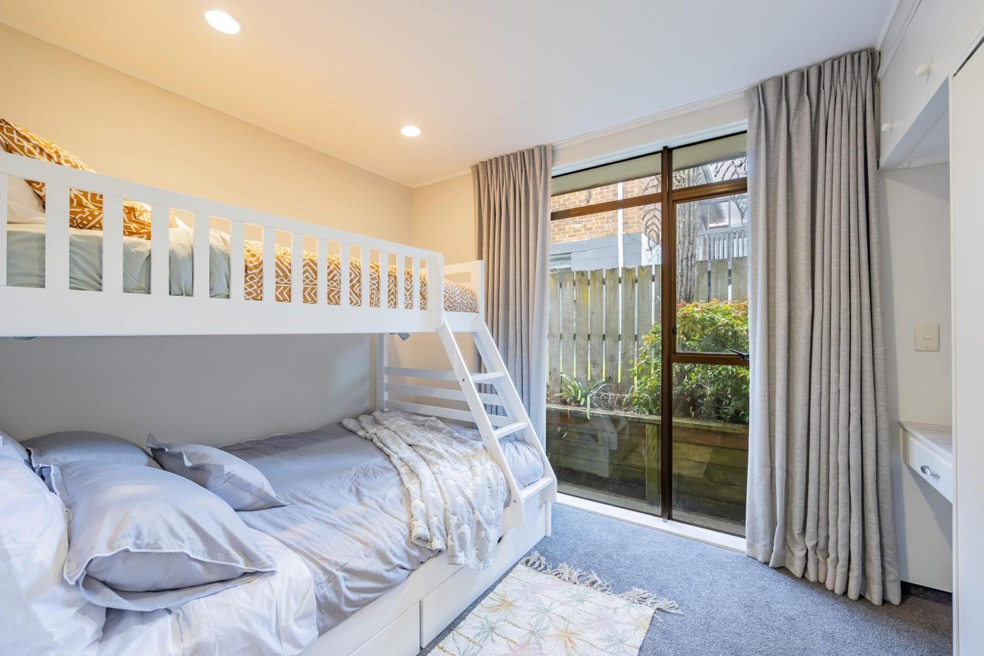 Entire House With Pool, Spa Auckland Bagian luar foto