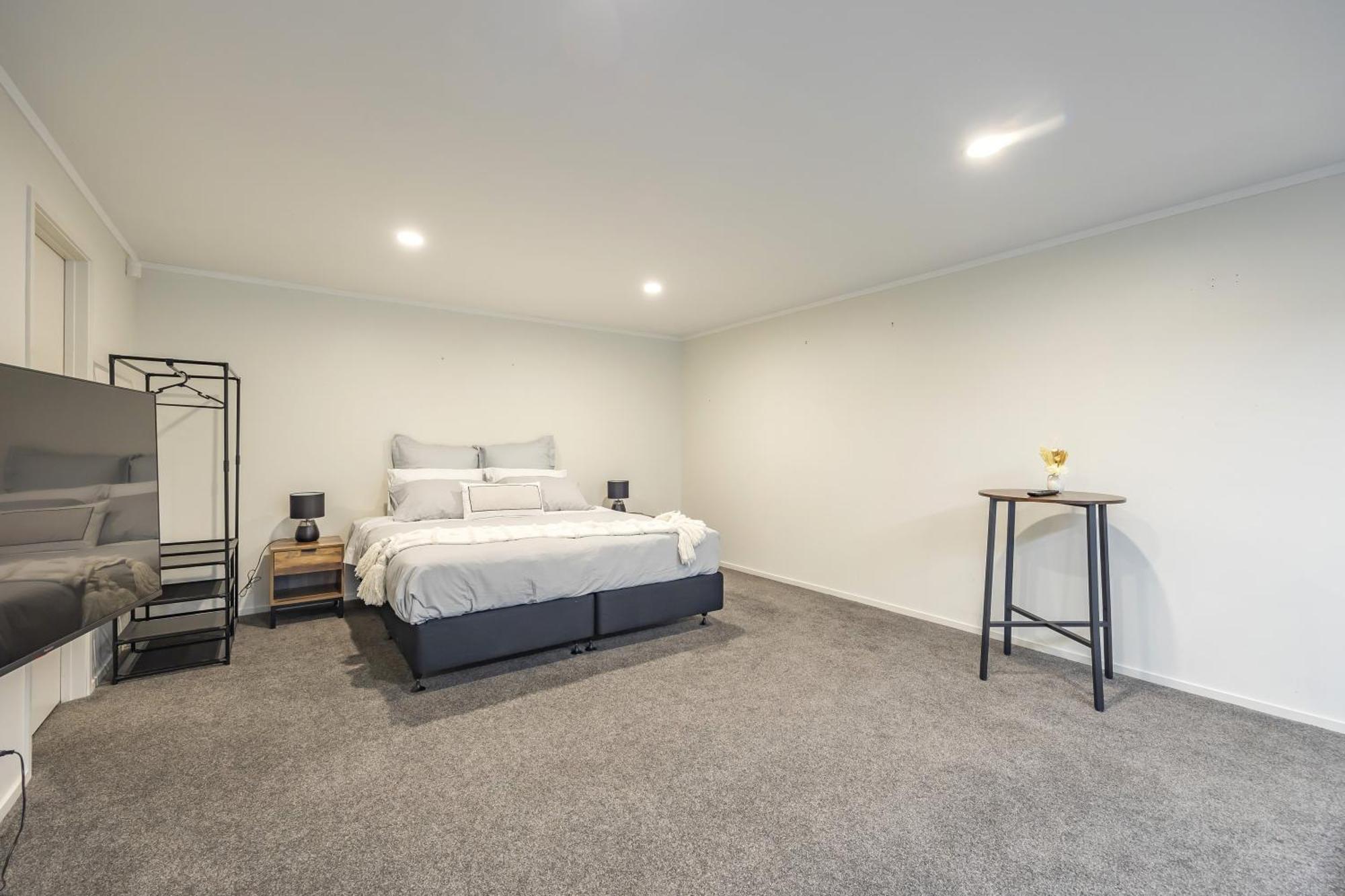 Entire House With Pool, Spa Auckland Bagian luar foto