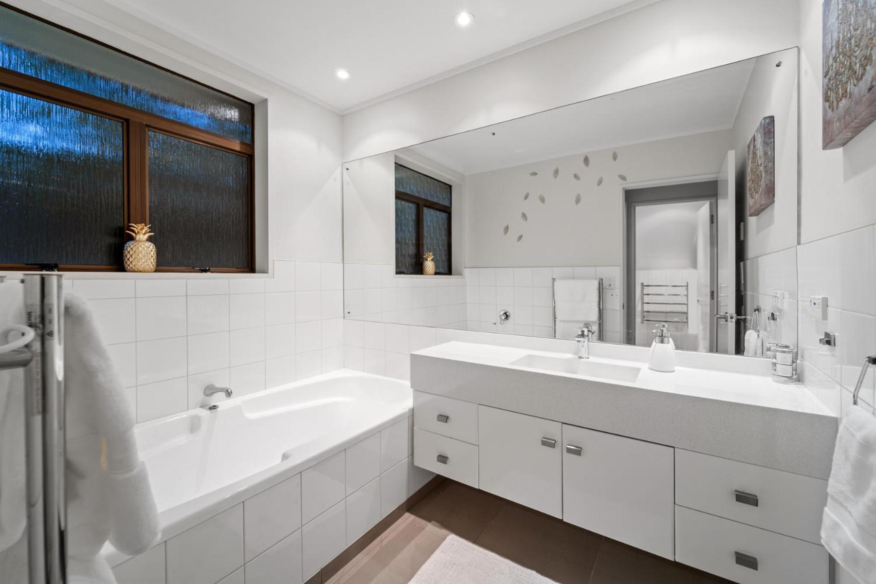 Entire House With Pool, Spa Auckland Bagian luar foto